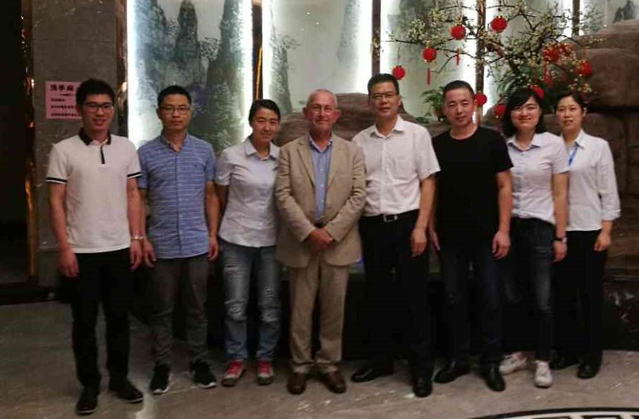 1498811988433770wJWC.jpg 法国农艺专家合影.jpg